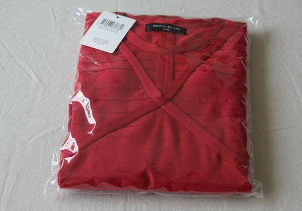 Bandage dress careful folding and protective packaging